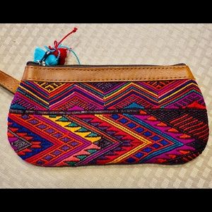 (EUC) Nena & Co. Chevron Clutch